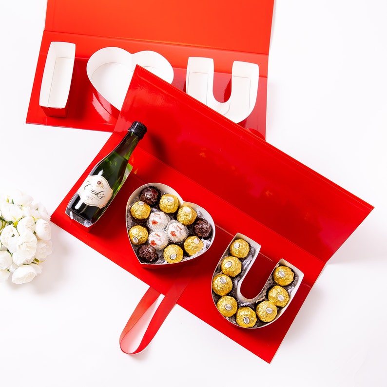 Coffret cadeau " Je t'aime " remplissable pour la St-Valentin, les mariages, les anniversaires et autres moments importants.